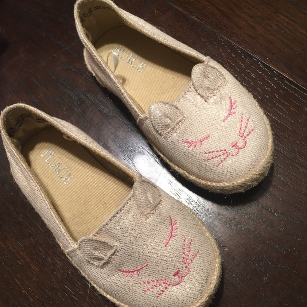 Sparkle kitty shoes